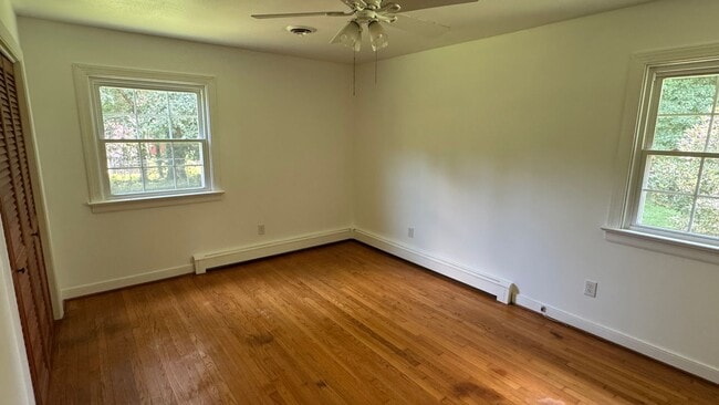 Building Photo - Brick Rancher with 1 acre in Hanover County!