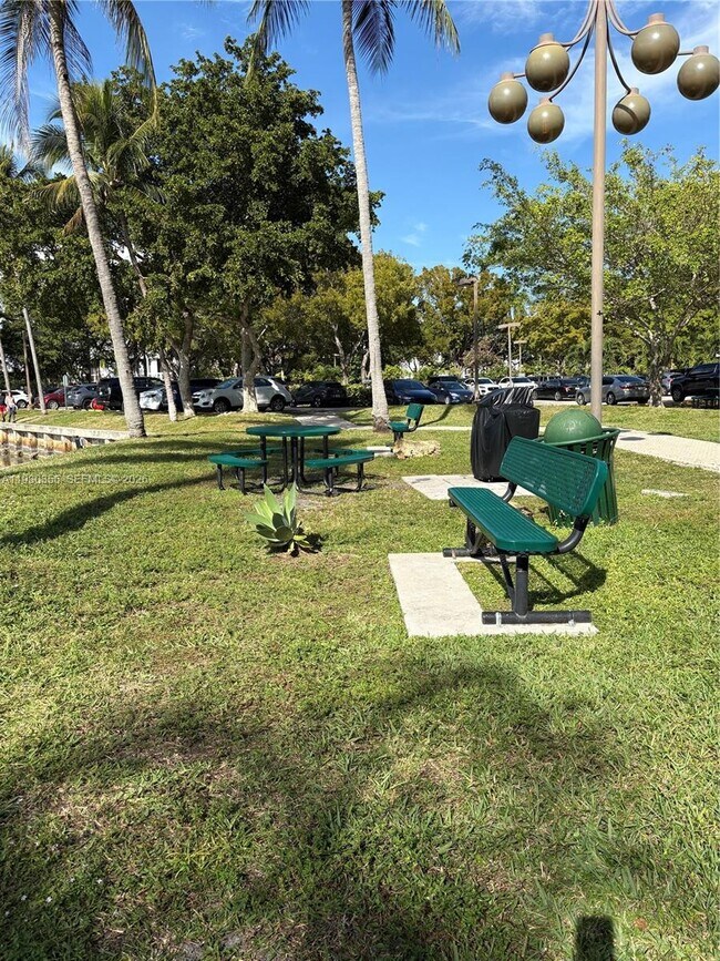 Building Photo - 18181 NE 31st Ct