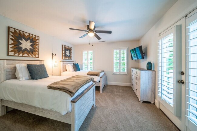 Building Photo - 3115 High Ridge Rd