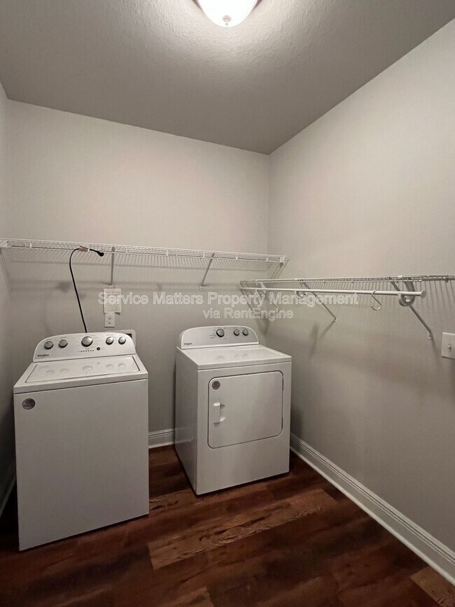 Building Photo - 5257 Parkside Dr