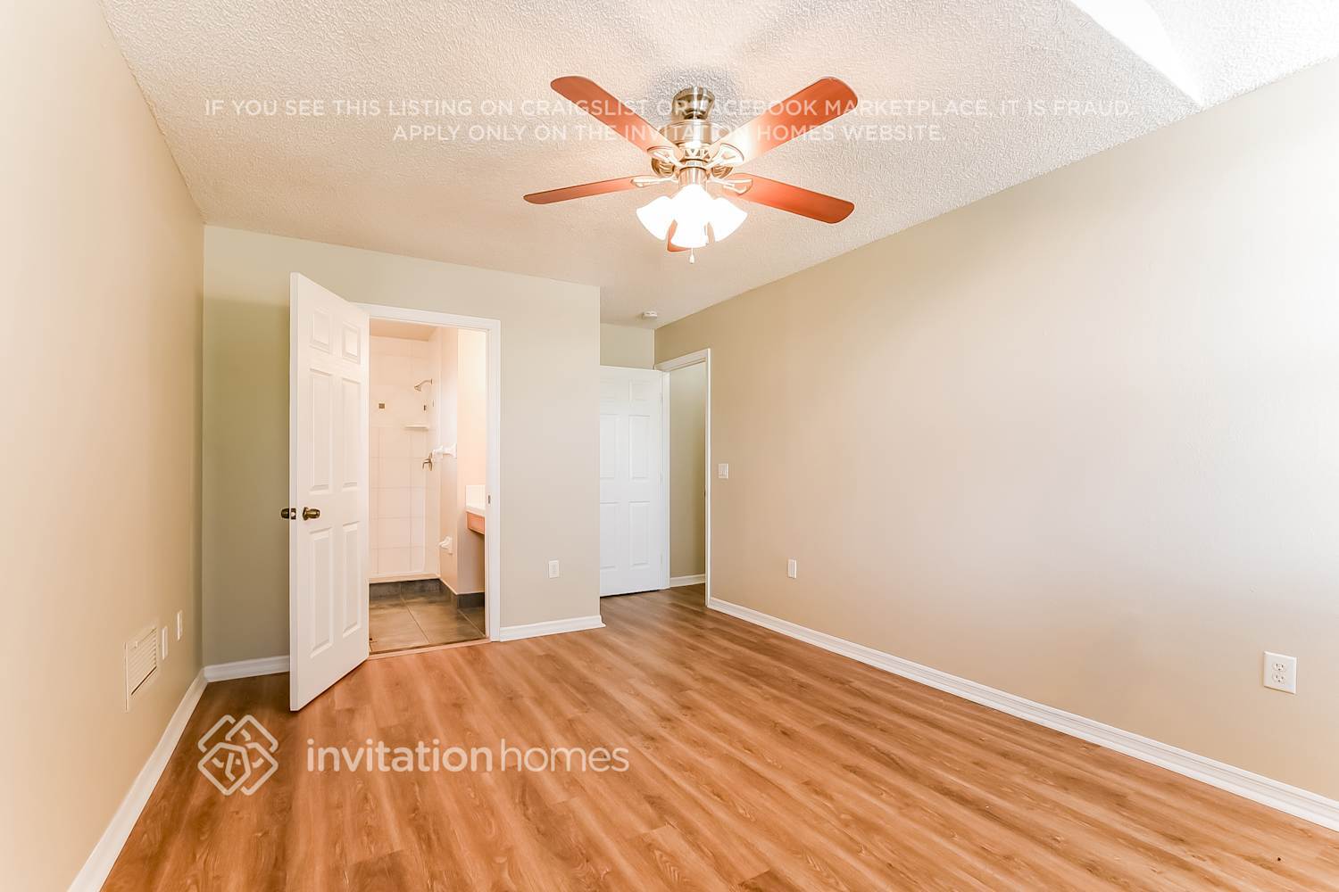 Building Photo - 1270 Navarre Dr