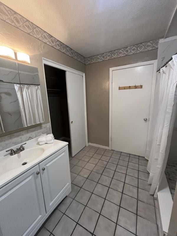 Building Photo - 6514 34th Ave N