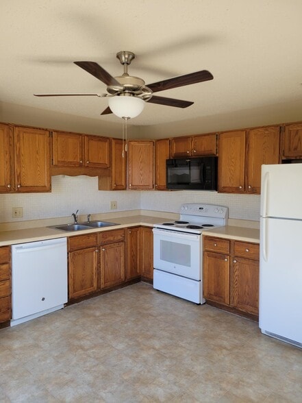 Building Photo - 3 Quail Hollow Ct