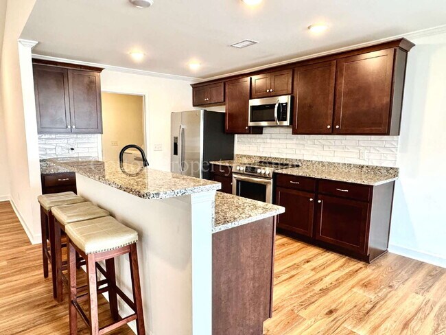 Building Photo - 5283 Vespar Ct