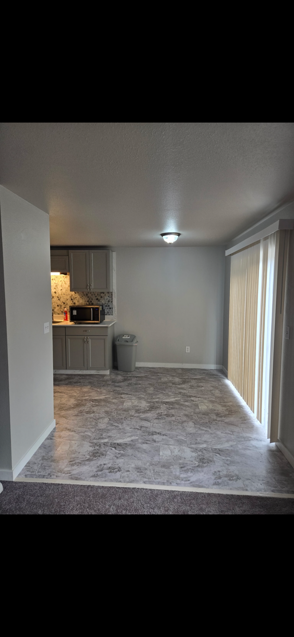 Kitchen Eating Area - 1027 172nd St E