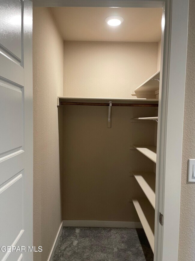 Building Photo - 15117 Design Ct