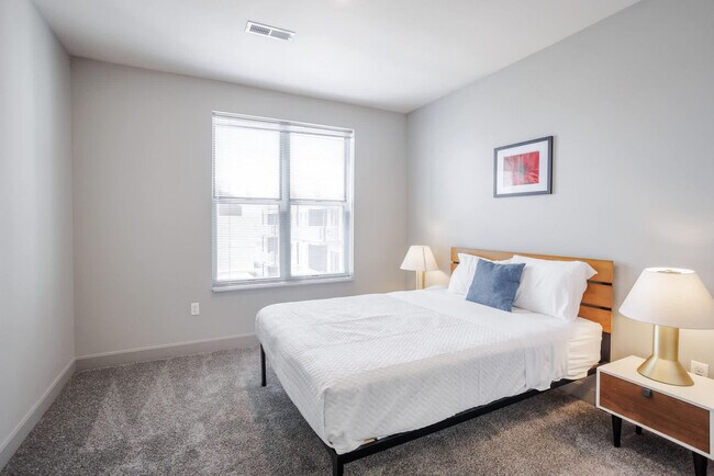 Building Photo - 121 E Freedom Way