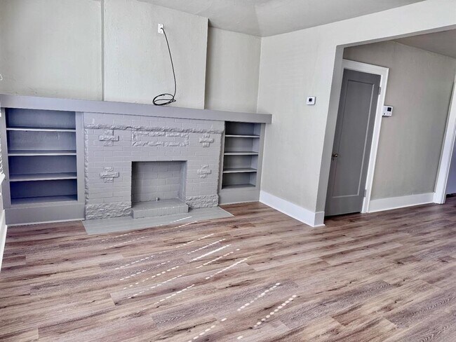 Building Photo - 2521 NW 12th St