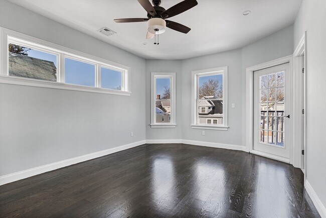 Building Photo - 83 Centre St