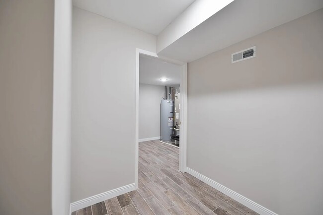 Building Photo - 616 N 40th St