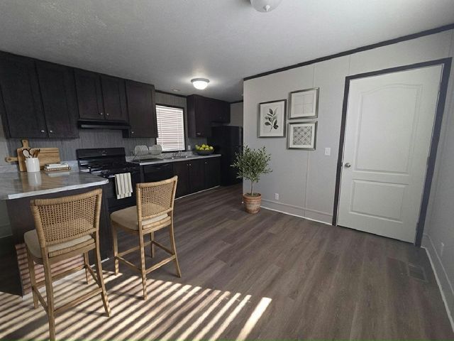 Building Photo - 580 Banding Ln