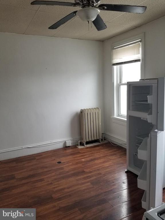 Building Photo - 336 N 6th St