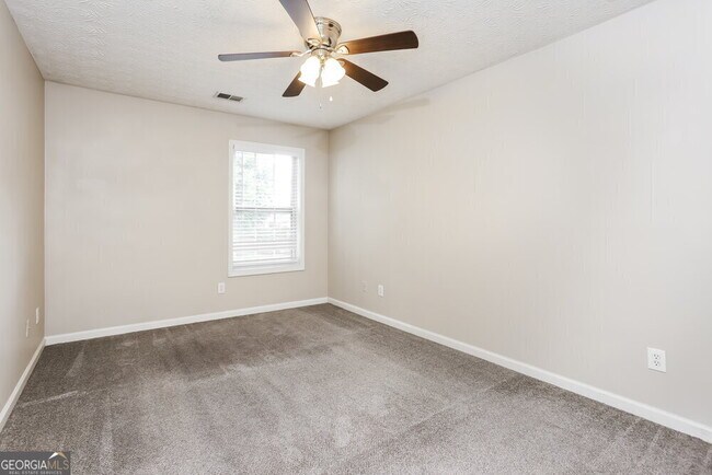 Building Photo - 1015 Maple Leaf Dr