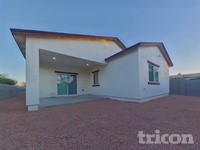 Building Photo - 109 E Mountain View Dr