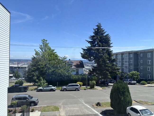 Building Photo - *1626 S G St #4, Tacoma, WA*