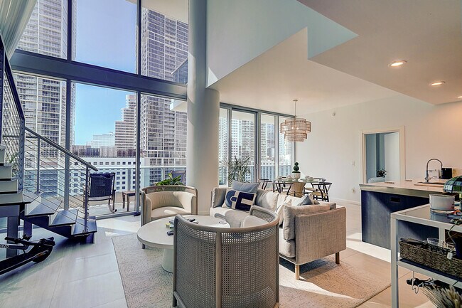 Building Photo - 200 Biscayne Blvd Way