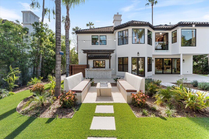 Building Photo - 17437 Oak Creek Ct