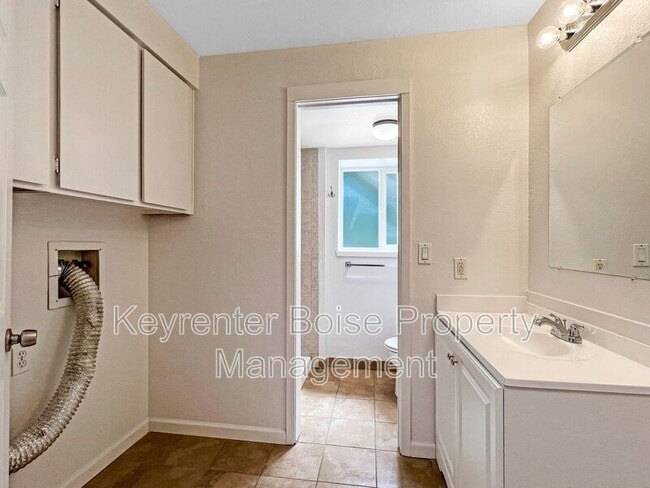 Building Photo - 4101 S Minuteman Way