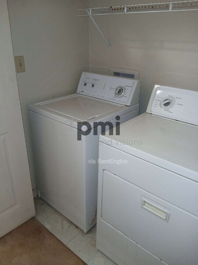 Building Photo - 1306 Arthur Ave