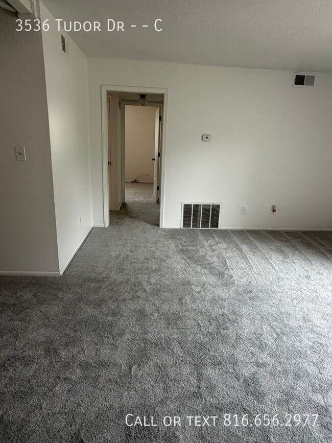 Building Photo - 3536 Tudor Dr