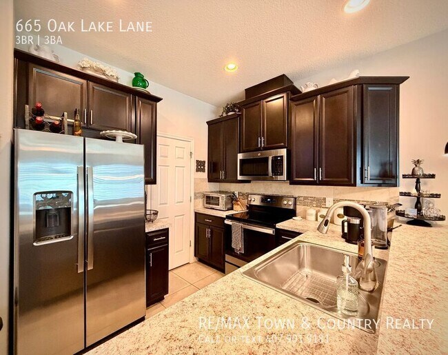 Building Photo - 665 Oak Lake Ln