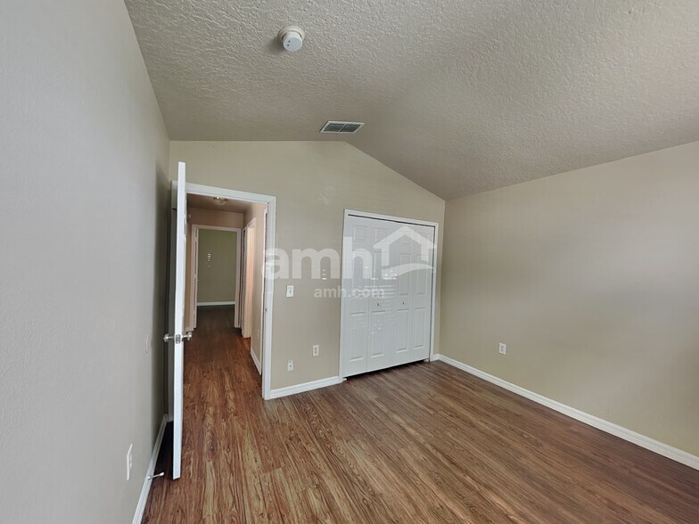 Building Photo - 2645 Willow Glen Cir