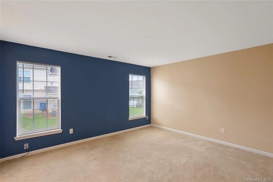 Building Photo - Room in Townhome on Stratfield Pl Cir