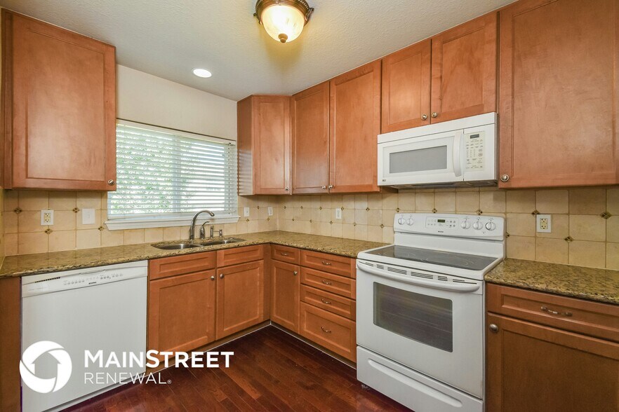 Building Photo - 1650 Leyburn Dr