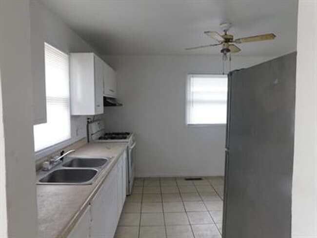 Building Photo - Perfect For You (or someone you know)!!!!