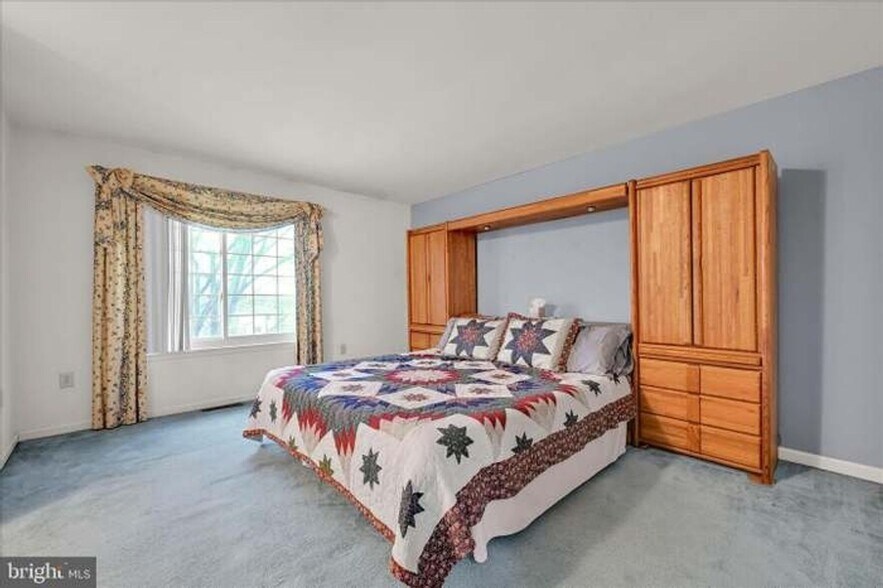 Building Photo - 6106 Spring Knoll Dr
