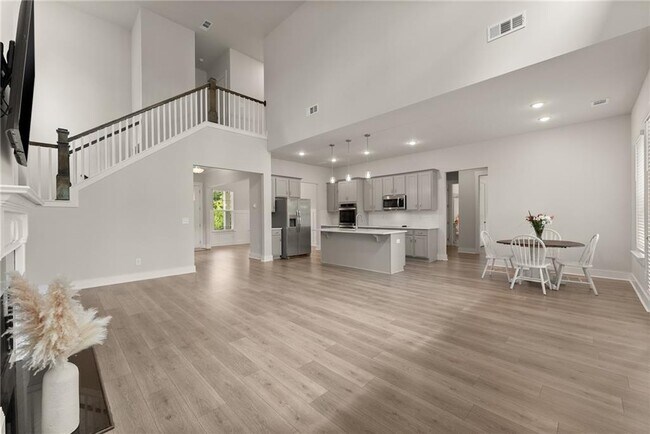 Building Photo - 5841 Woodland Park Ct