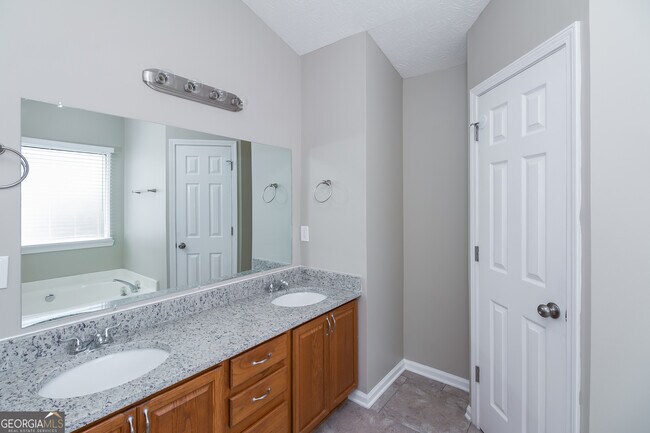 Building Photo - 5768 Pecan Grove