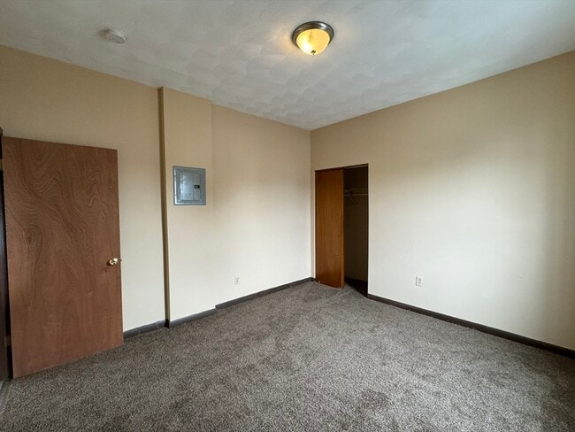 Building Photo - 172 Morgan St