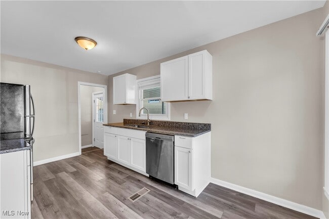Building Photo - 1253 Hilltop Dr