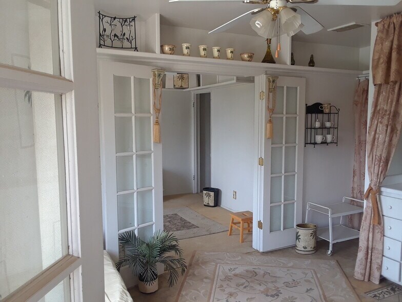 Building Photo - 6129 Andalusia Ave