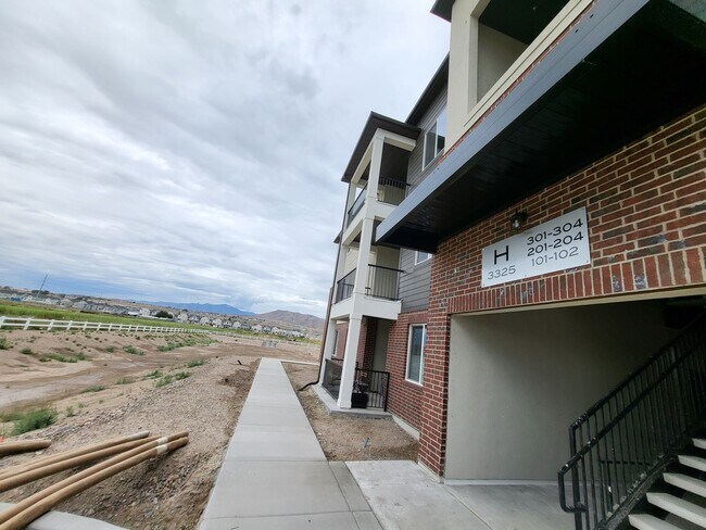 Building Photo - 3325 W 1830 N