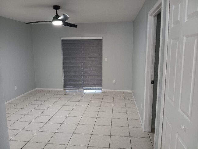 Building Photo - 2507 Matena Ave S