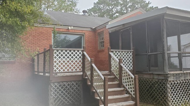 Building Photo - 2726 Windsor Ave