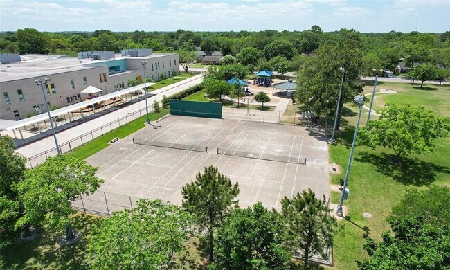 Building Photo - 5923 Dawnridge Dr
