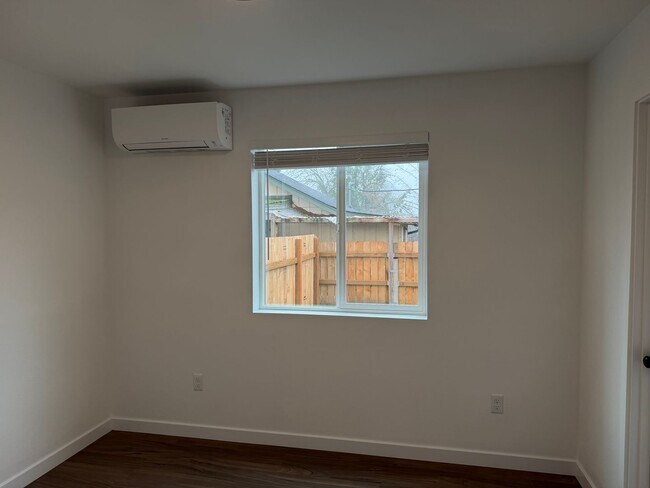 Building Photo - Brand new 3 bedroom 3 full bath townhouse in Thurston!