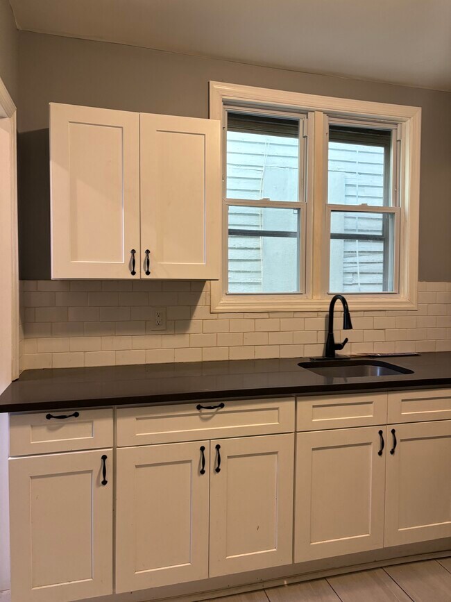 Building Photo - 18 N 19th St