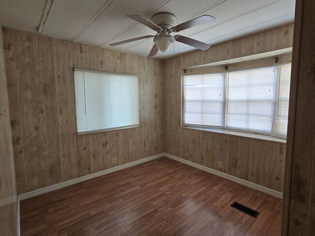 Building Photo - 5930 SW 61st Pl