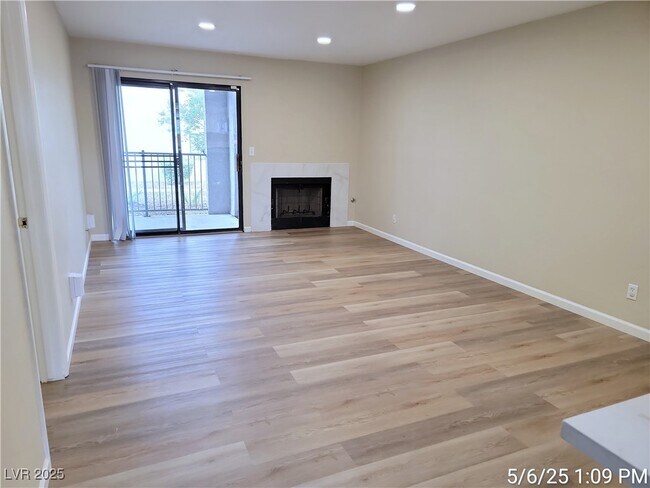 Building Photo - 2815 Blue Bonnet Dr