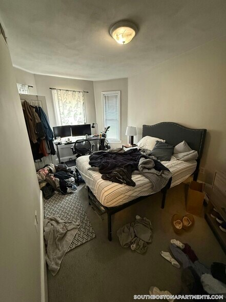 Building Photo - 190 L St