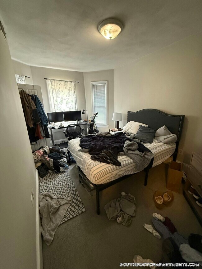 Building Photo - 190 L St