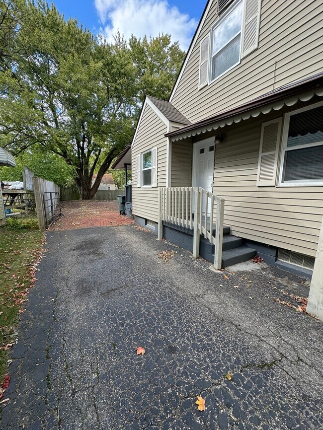 Building Photo - 3175 Karl Rd