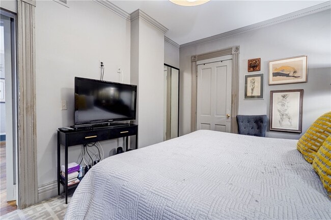 Building Photo - 249 S Goodman St