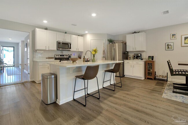 Building Photo - 951 Lovebird Ct