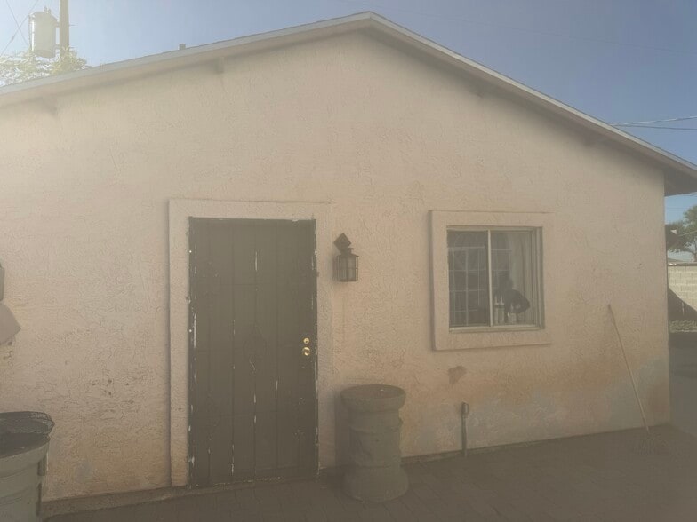 Building Photo - 6216 S 4th Ave