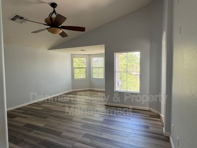 Building Photo - 10397 W Foothill Dr